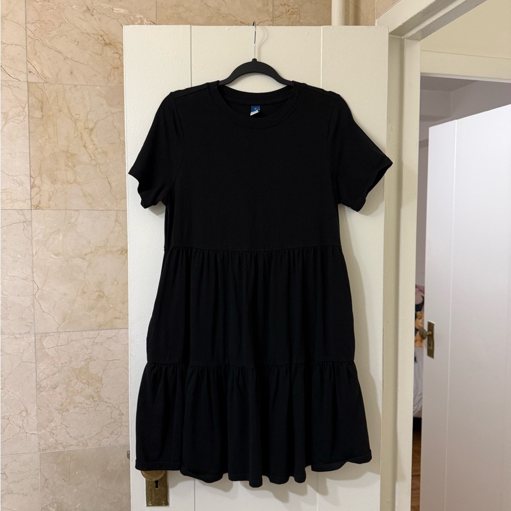 Old Navy Black Tiered Short Sleeve Dress